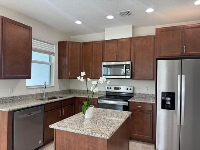 Photo - 16452 Millenium Ct