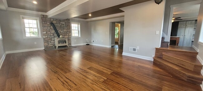 Building Photo - 3 Bedroom 3 bathroom home in Leola