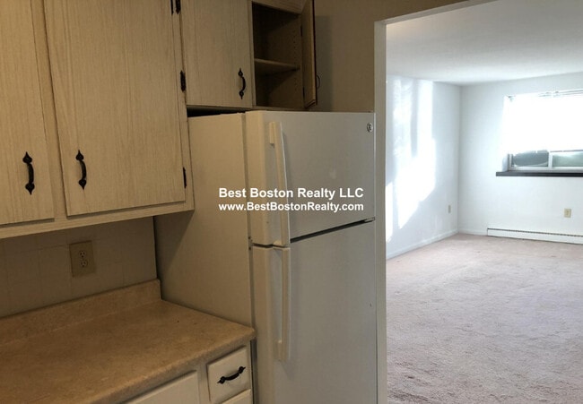 Photo - 216 Revere Beach Pkwy Unidad 11