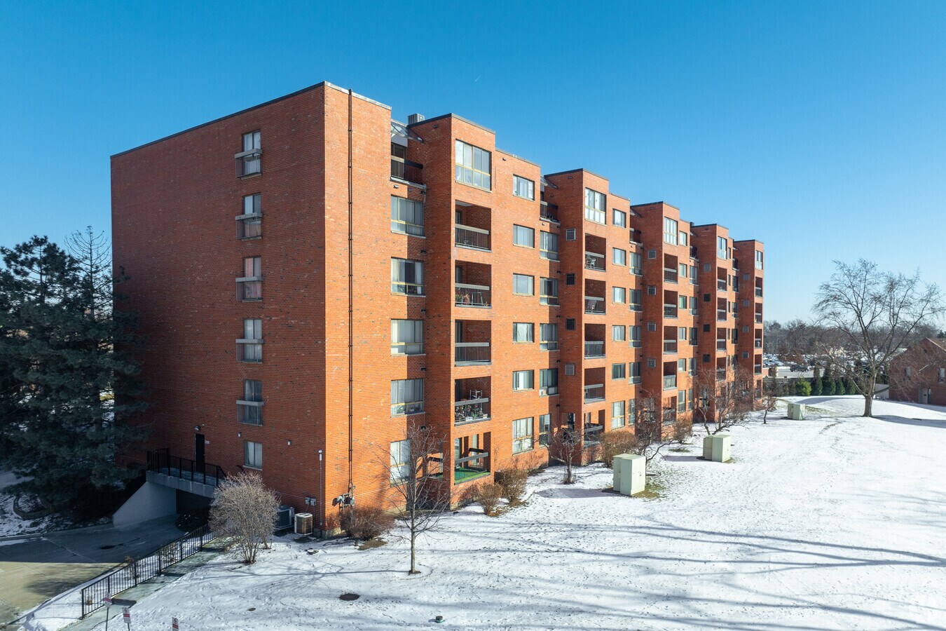 Photo - Triumvera Capri Court