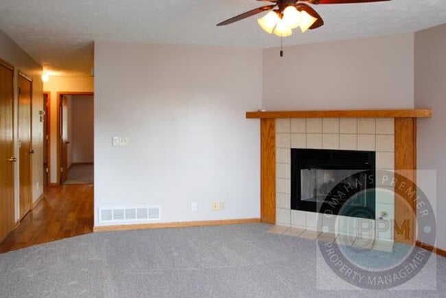 Photo - Comfortable 2 Bedroom/ 2 Bathroom Duplex |...