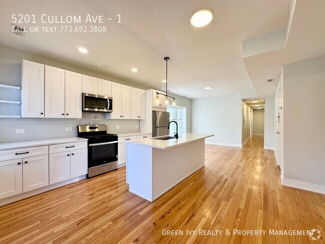 Building Photo - Remodeled 3 Bed 2 Bath with Tandem Parking... Unit 1 Rental