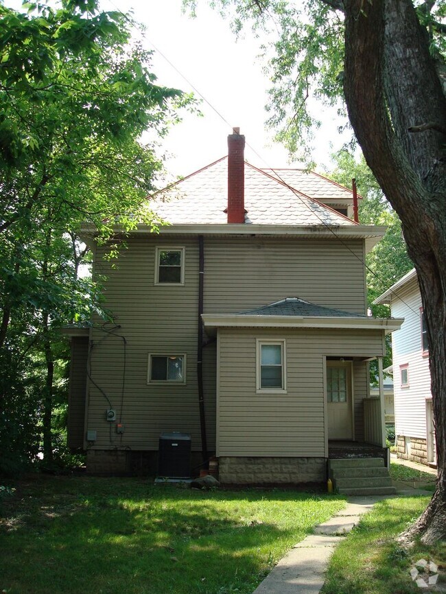 Building Photo - 2326 Indianola Ave Unit 2326 #B Rental