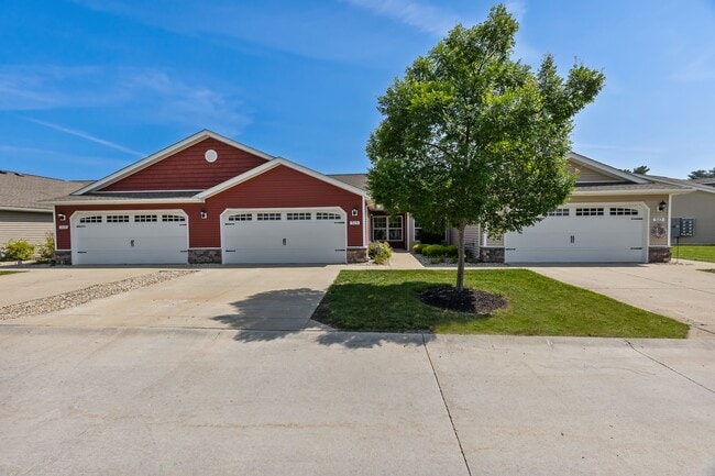 Photo - Redwood Pataskala