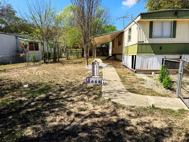 Building Photo - Welcome home to 8509 Northmont!