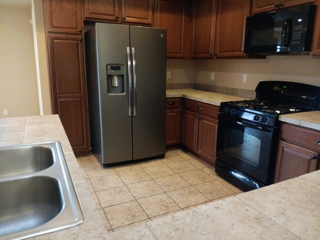 Photo - 4 Bedroom, 2 Bathroom! Lovely Home! Schedule a Showing!