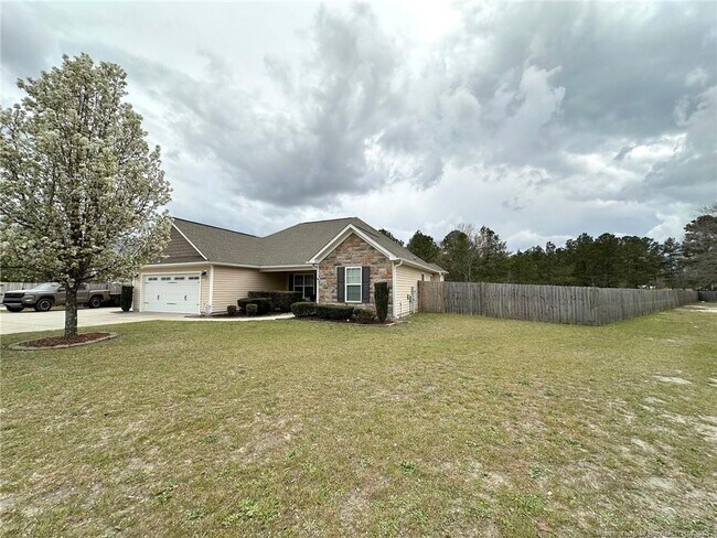 Photo - 2240 Sir Michael Dr