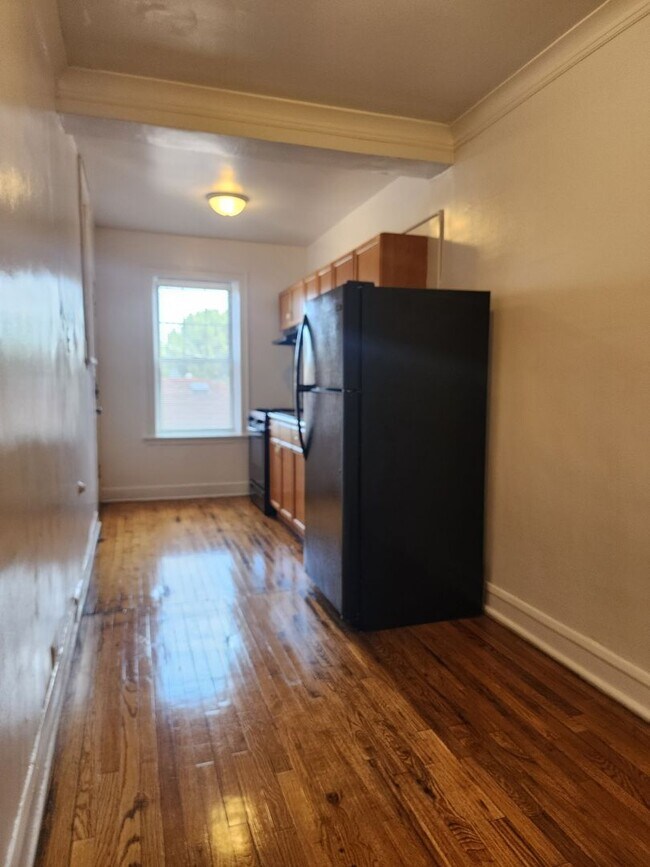 Photo - Belmont-Cragin One Bed/1 Bath! Cats welcome **Income Guidelines Apply** Unit 4850-A1