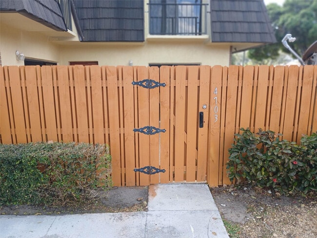 Building Photo - 4703 Cherry Rd