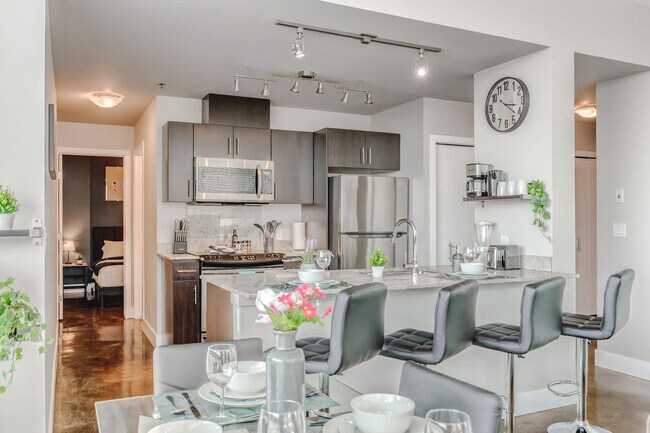 Photo - 135-113 13 Ave SW Unit ID1244645P