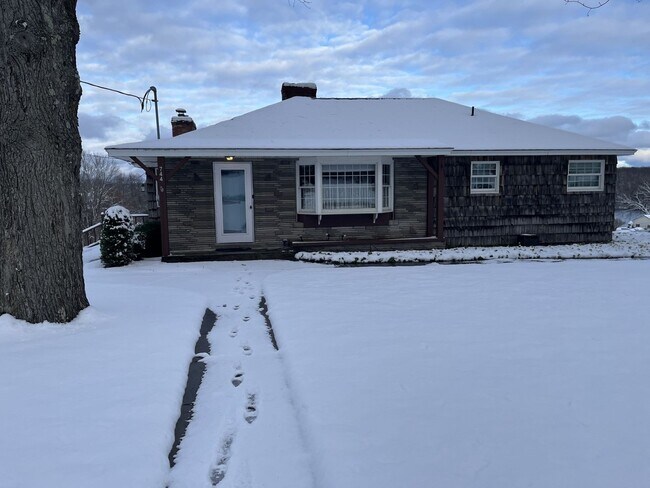 2 Bedroom House Available in Fulton - 2 Bedroom House Available in Fulton