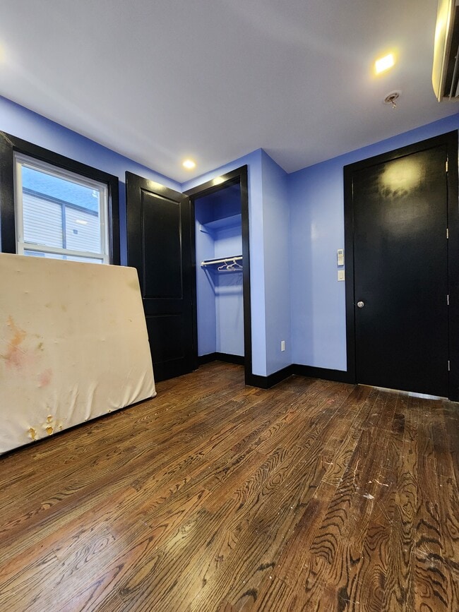 Unit 2 - 77 Vroom St Unit 2