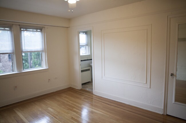 Photo - Frontenac Apartments