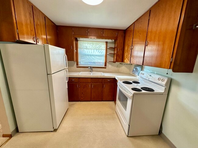 Photo - 744 Horton St