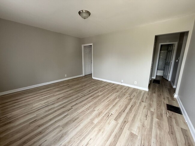 Photo - 1521 N Kealing Ave