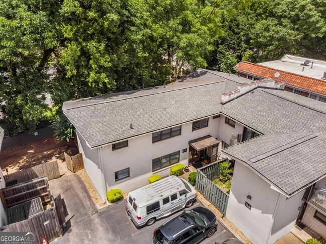 818 Greenwood Ave NE  