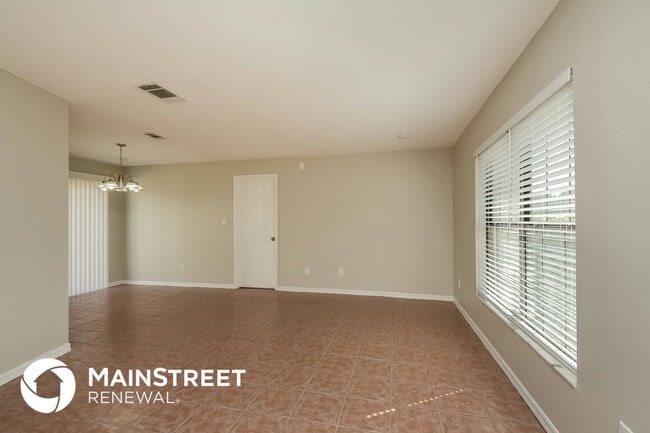 Photo - 313 Silk Oak Dr