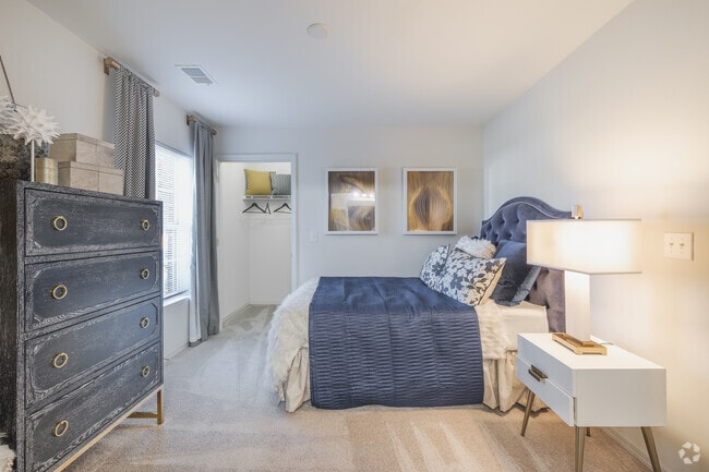 2BR, 2BA - 1,035SF - Secondary Bedroom
