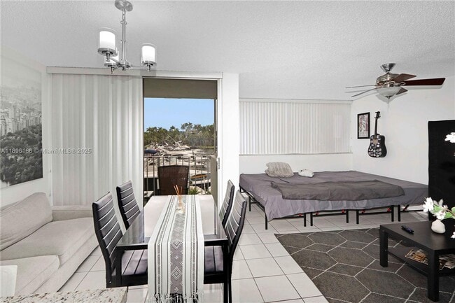 Photo - 1700 NW N River Dr Unidad 201