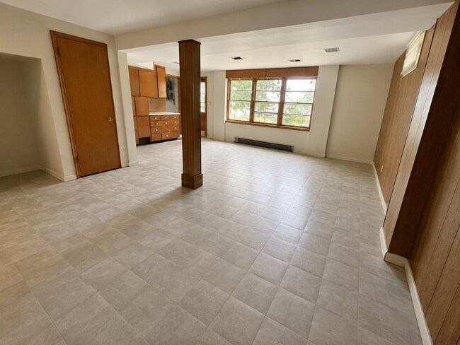Photo - 4902 Ruggles St