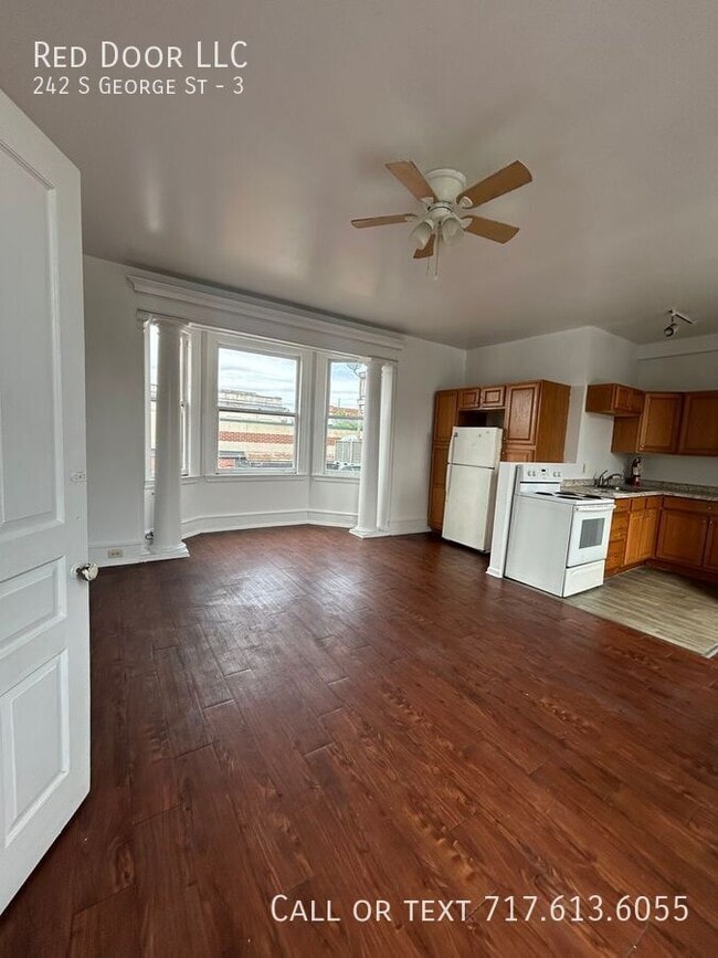 Building Photo - 242 S George St Unit 3 Rental