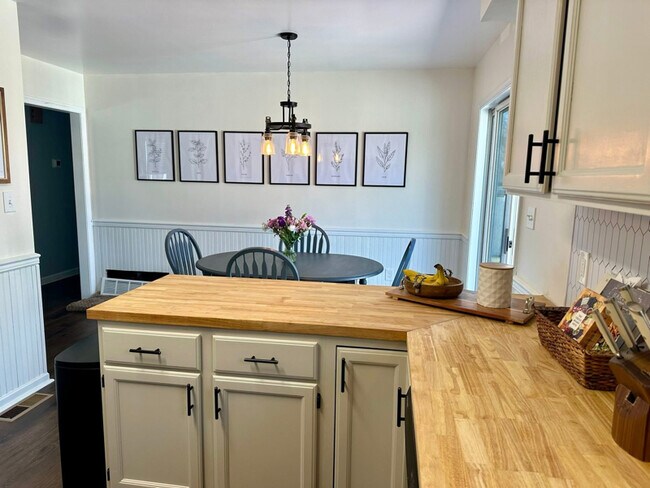 Photo - 12511 Salisbury Rd