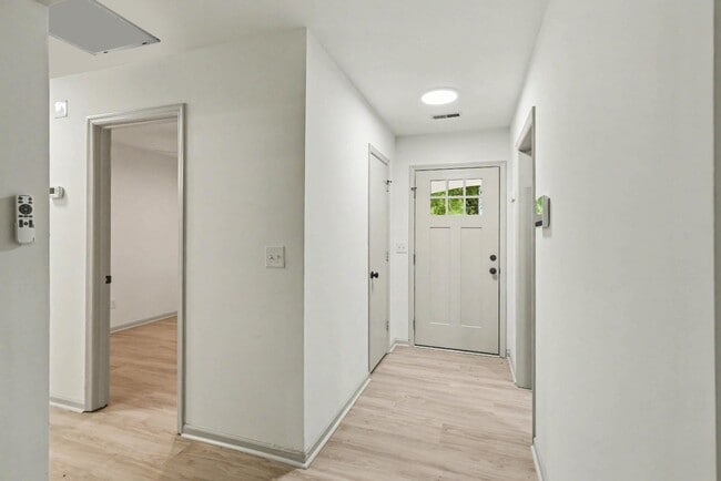 Photo - 100 English Rd