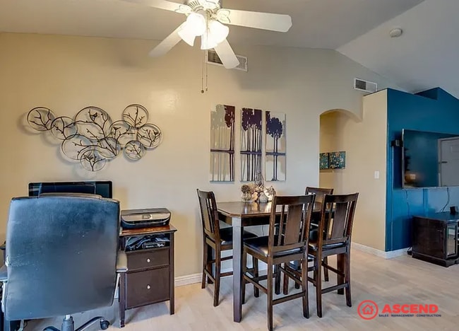 Photo - Cute Home Located Near Shopping in the Ros...