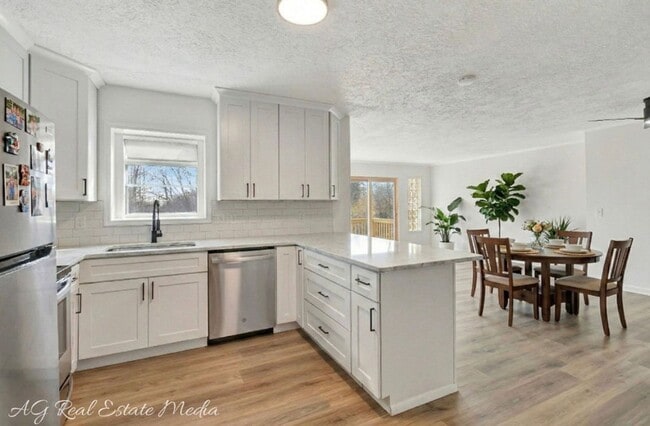 Photo - Renovated in Cheviot