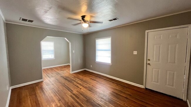 Photo - 4011 Victor Dr