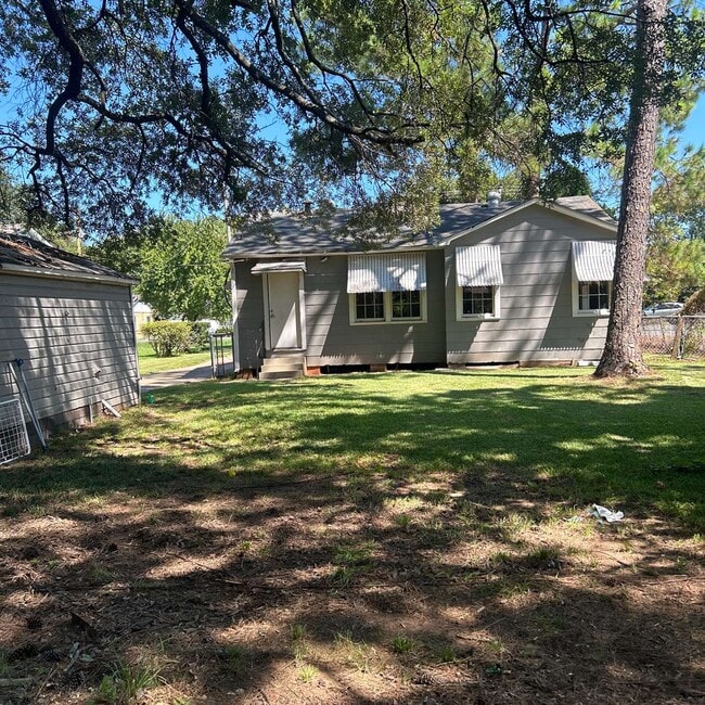 Photo - 432 Waller Ave