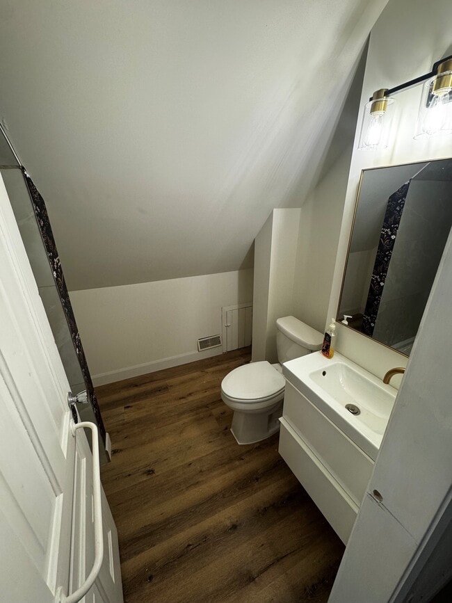 Salle de bain privée - 1 Rogers Av