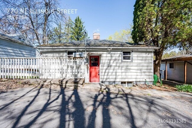 Photo - 720 NE Illinois St
