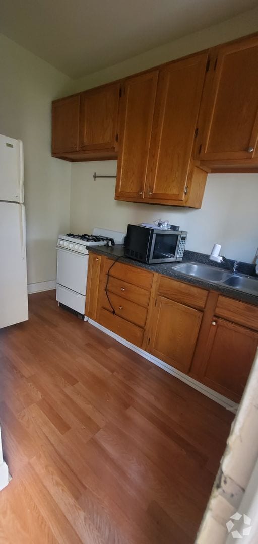 Building Photo - 663 Headley Ave Unit 5 Rental