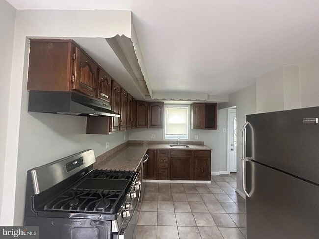 Building Photo - 1625-1627 Rhawn St Rental