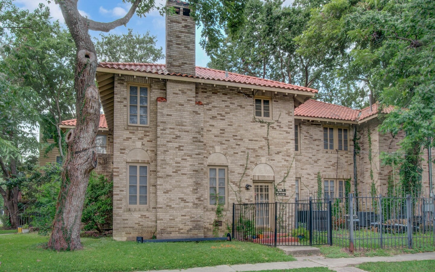 Photo - 1428 Wentworth St