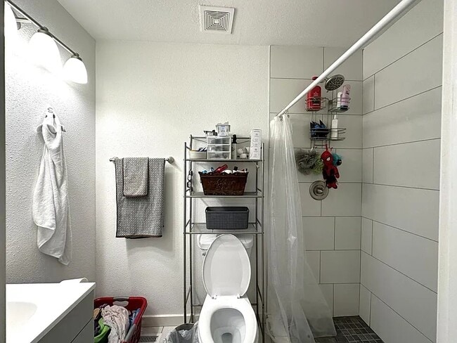 Photo - 2944 E Madison St