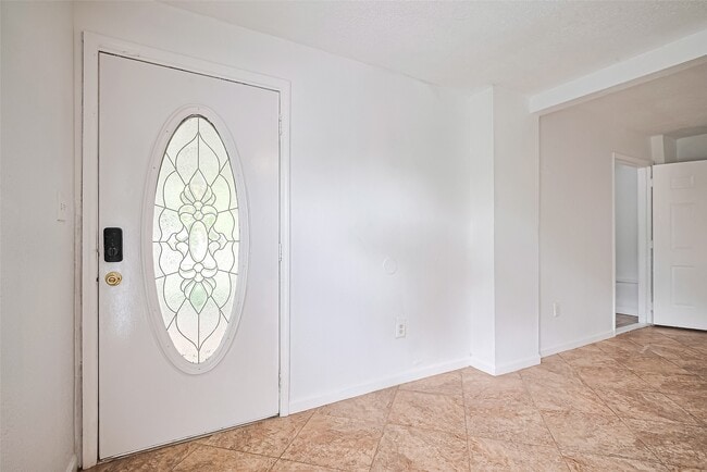Building Photo - 227 N Austin Dr Rental