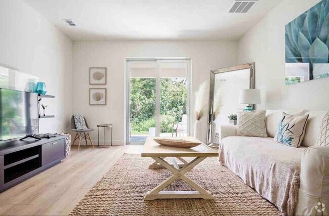 Building Photo - 708 Newhall Terrace Rental