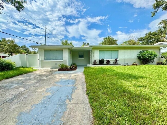 Building Photo - 3002 E Elm St Rental