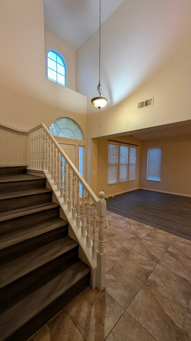 Photo - 2009 Foothill Vista Dr