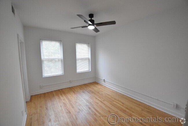 Building Photo - 1029 N Wood St Unit #2 Rental