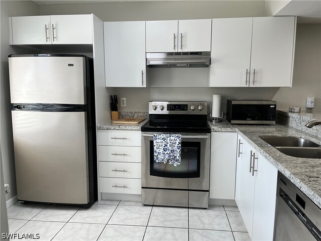 Photo - 190 Palm Dr Unit 1