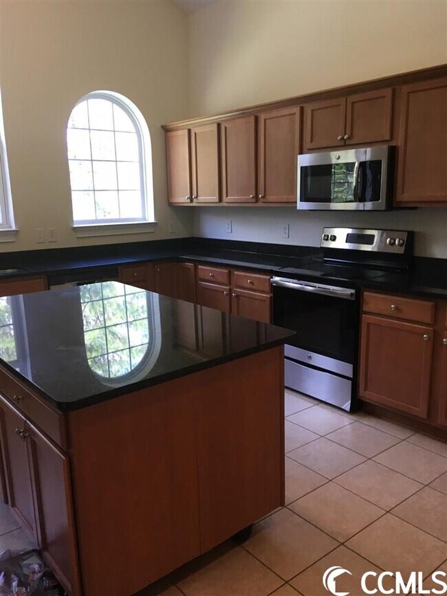 Photo - 140 Villa Grande St