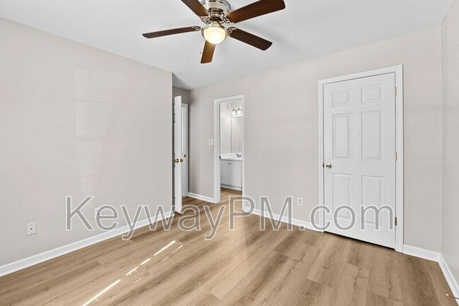 Photo - 2215 Bridgeton Rd