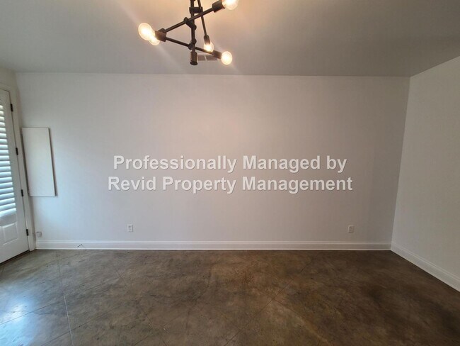 Photo - SHEPHERD 172 Unit 172 # 102