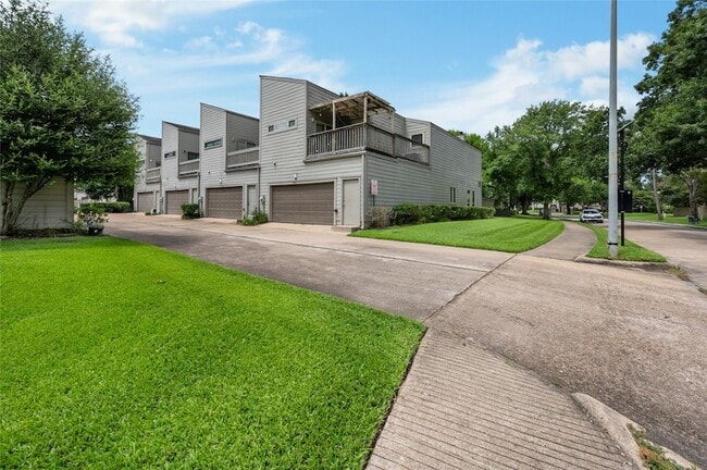 Photo - 11709 Lakeside Pl Dr