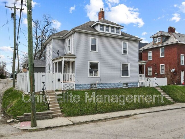 Photo - 831 Studer Ave