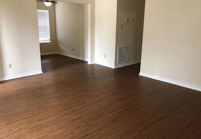 Photo - 1801 Sara Dr Unit B