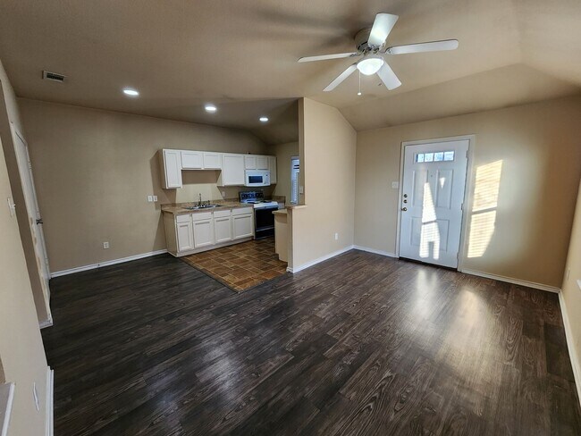 Photo - Two Bedroom Duplex In South Fort Worth